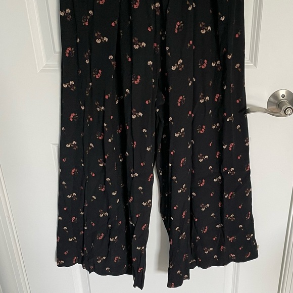Madewell Smocked Crop Jumpsuit in Flower Toss 47312 - Picture 7 of 16